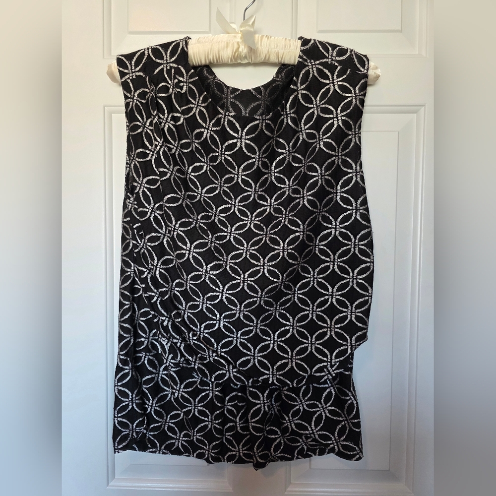 Ann Taylor Black and White Geometric Blouse